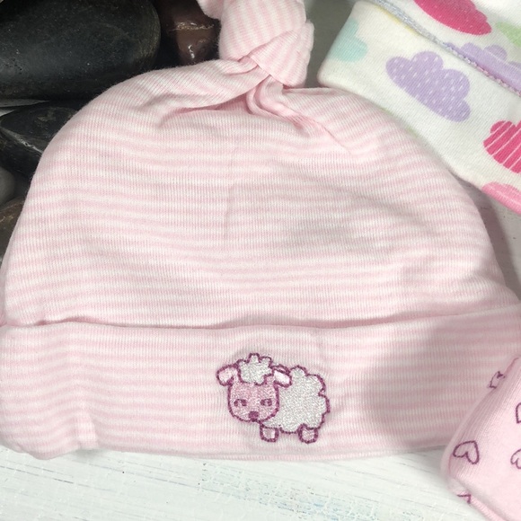 Newborn Infant Hats Bundles Baby Place Set of 3 Beanie Style Baby Hats NWOT - Picture 4 of 13